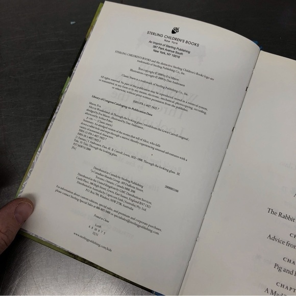 Classic Starts: Alice in Wonderland & Through the Looking-Glass, Hardback book - Picture 2 of 6